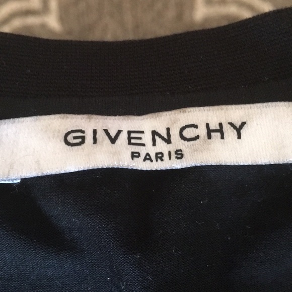 Vintage Givenchy Paris shirt with free raybans - Picture 3 of 3